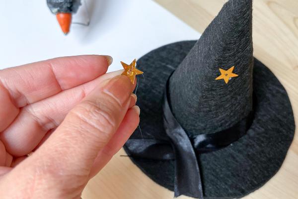 Mini čarodejnícky klobúk na čelenke