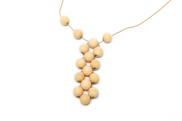 Podtácka z drevených korálikov