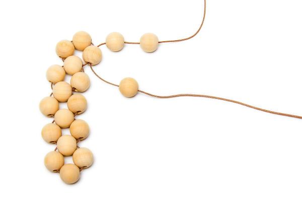 Podtácka z drevených korálikov