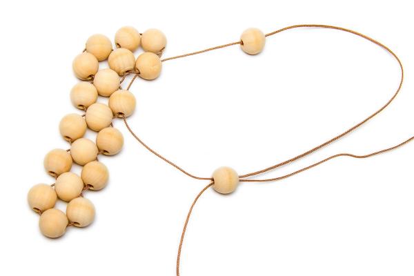 Podtácka z drevených korálikov