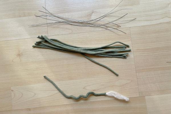 Venček s motívom imela zo šnúry