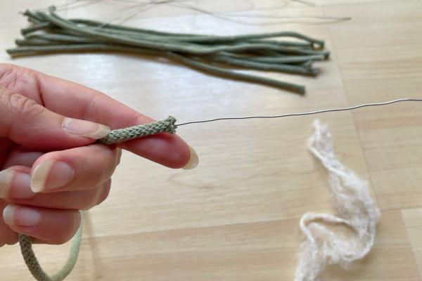 Venček s motívom imela zo šnúry