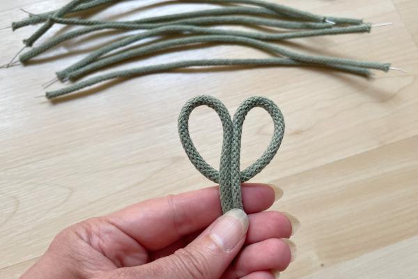 Venček s motívom imela zo šnúry