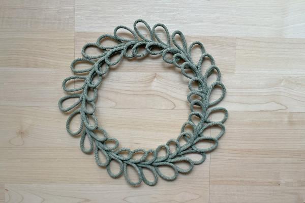 Venček s motívom imela zo šnúry