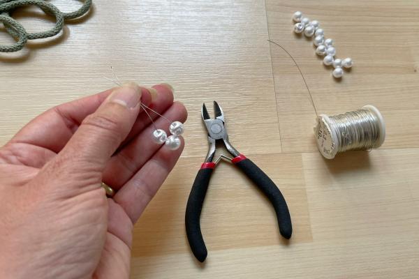 Venček s motívom imela zo šnúry