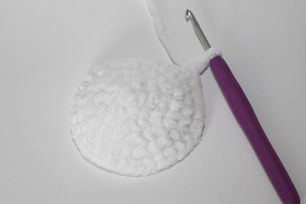 Uháčkujte si snehuliaka