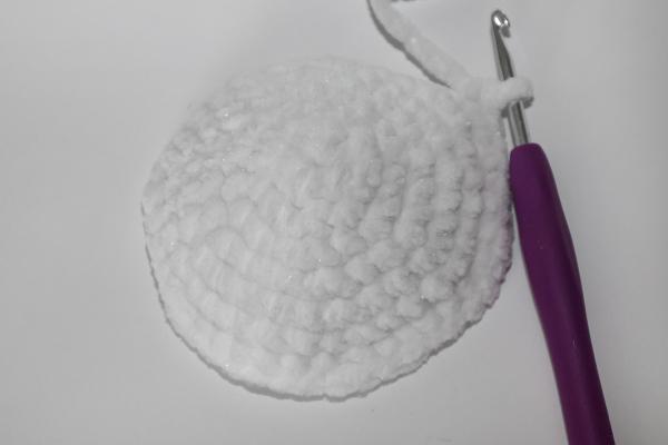 Uháčkujte si snehuliaka