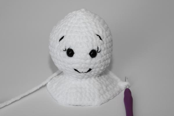 Uháčkujte si snehuliaka