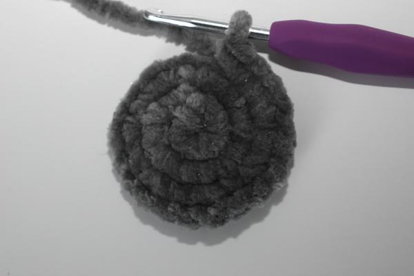 Uháčkujte si snehuliaka