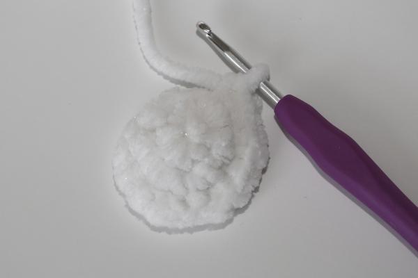 Uháčkujte si snehuliaka