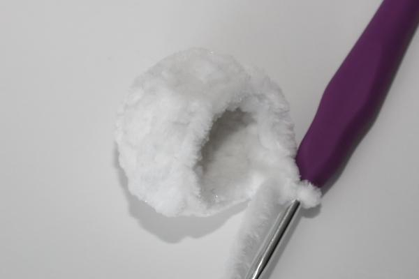 Uháčkujte si snehuliaka