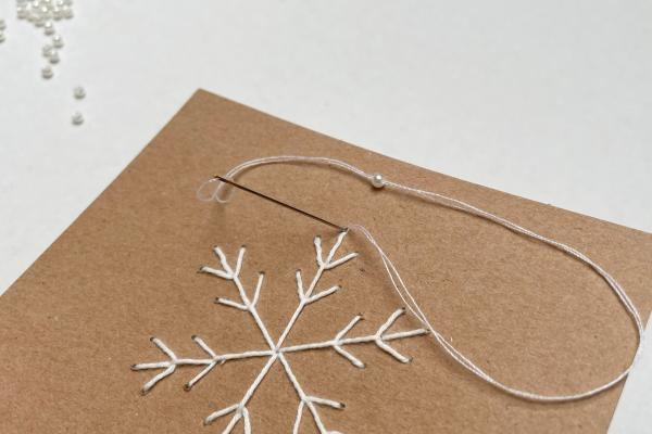 Ako jednoducho vyšiť vločku na prianie