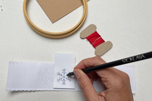 Ako jednoducho vyšiť vločku na prianie