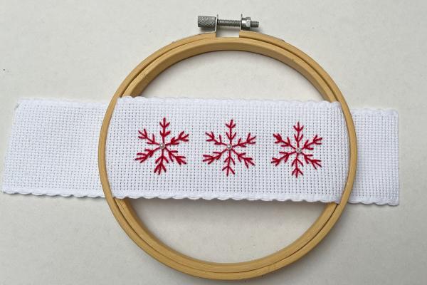 Ako jednoducho vyšiť vločku na prianie