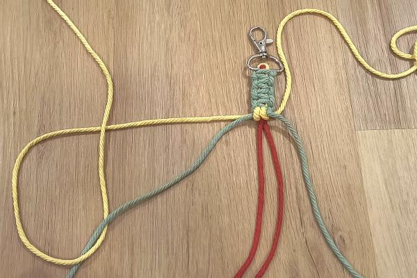 Ako vyrobiť macrame popruh na mobil