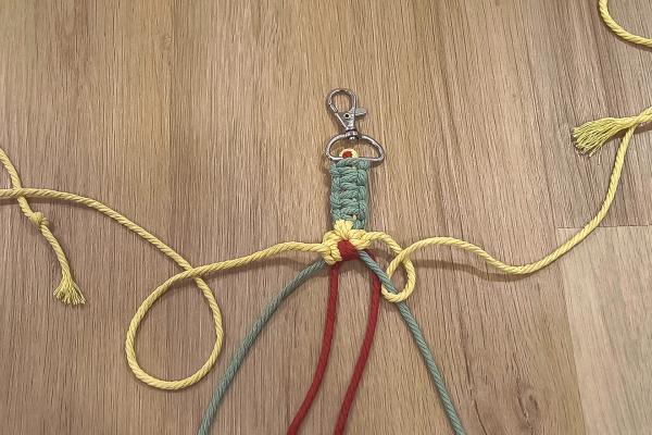 Ako vyrobiť macrame popruh na mobil
