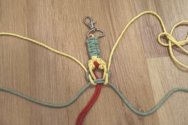 Ako vyrobiť macrame popruh na mobil