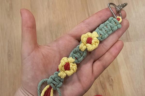 Ako vyrobiť macrame popruh na mobil