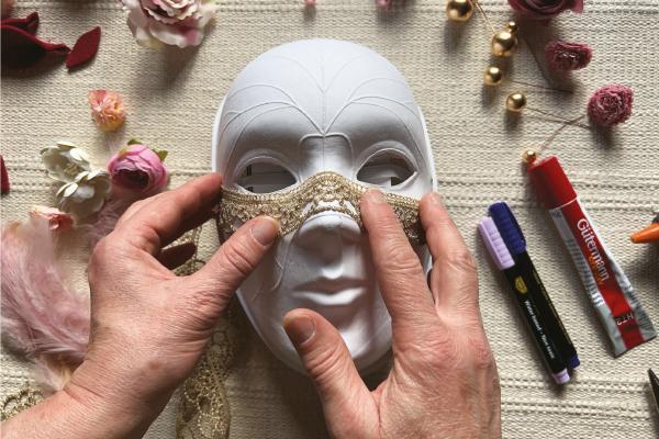Ako vyrobiť benátsku masku