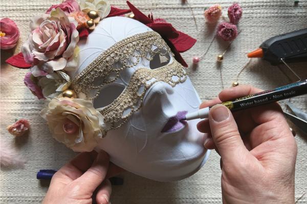 Ako vyrobiť benátsku masku