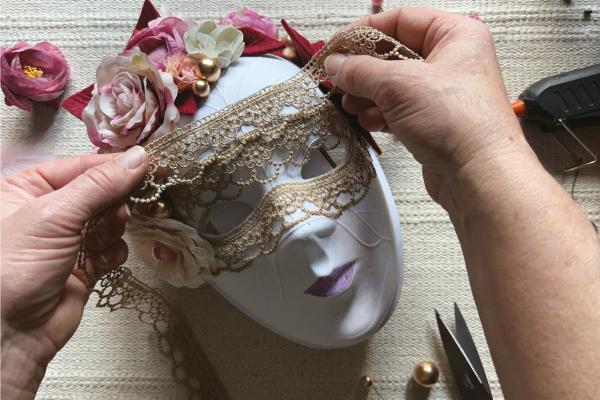 Ako vyrobiť benátsku masku