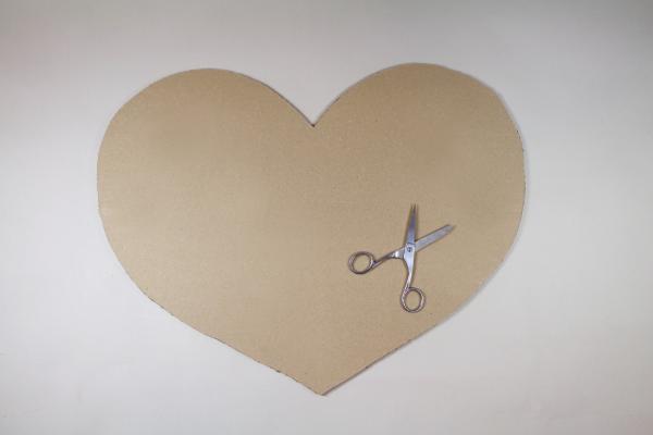 Romantické srdce z priadze a kvetín