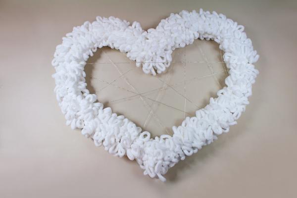 Romantické srdce z priadze a kvetín