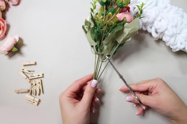 Romantické srdce z priadze a kvetín