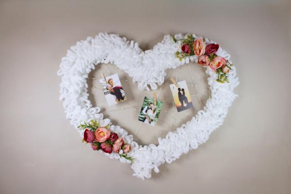 Romantické srdce z priadze a kvetín