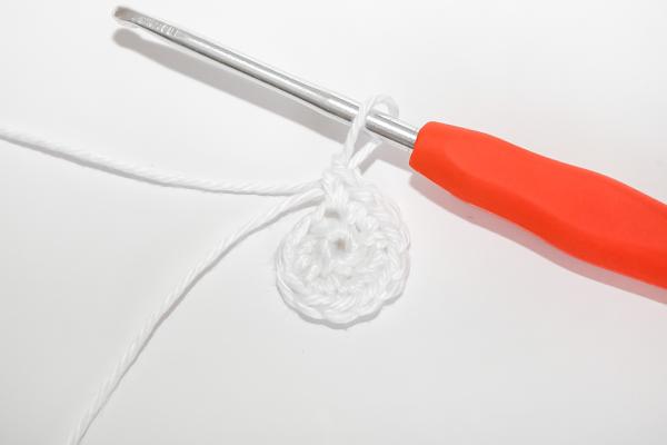 Uháčkujte si veselú hus s dlhým krkom