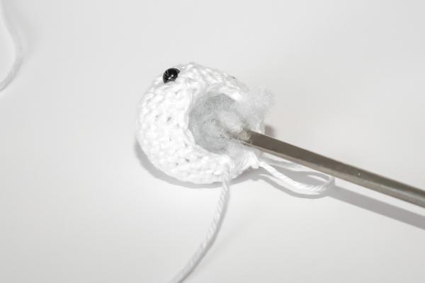 Uháčkujte si veselú hus s dlhým krkom