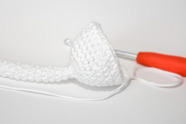 Uháčkujte si veselú hus s dlhým krkom