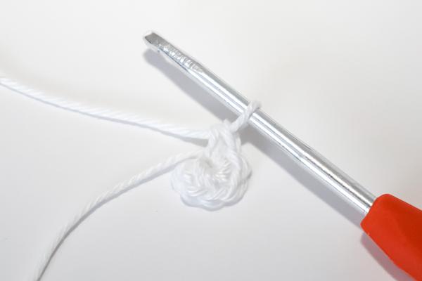 Uháčkujte si veselú hus s dlhým krkom