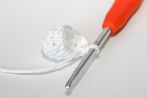 Uháčkujte si veselú hus s dlhým krkom