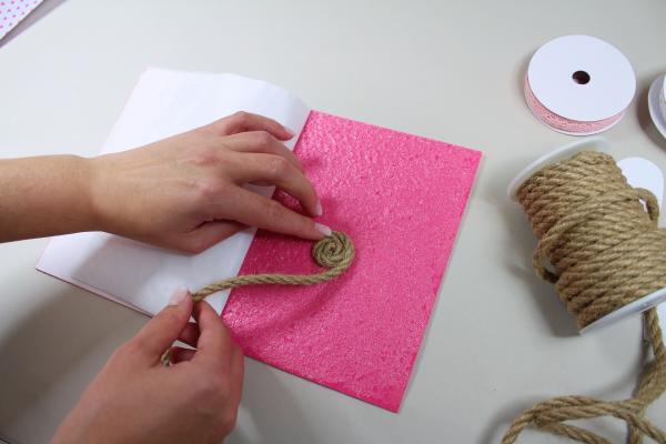 Jarný zápich zajačik zo šnúry