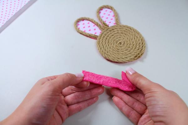 Jarný zápich zajačik zo šnúry