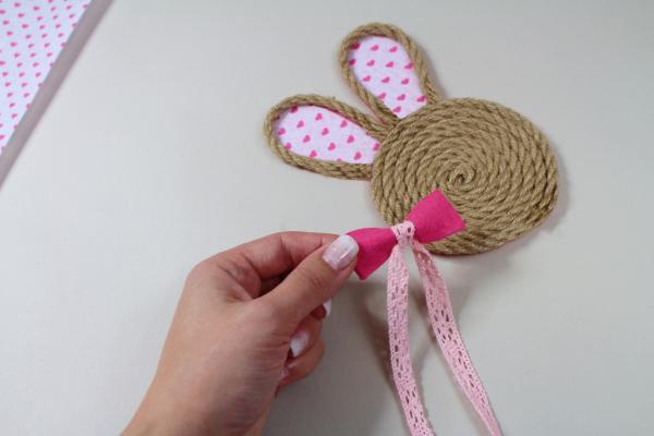 Jarný zápich zajačik zo šnúry