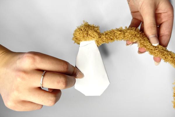 Vyrobte si psíka z chlpatých drôtikov