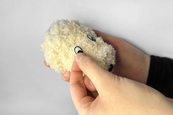 Vyrobte si psíka z chlpatých drôtikov