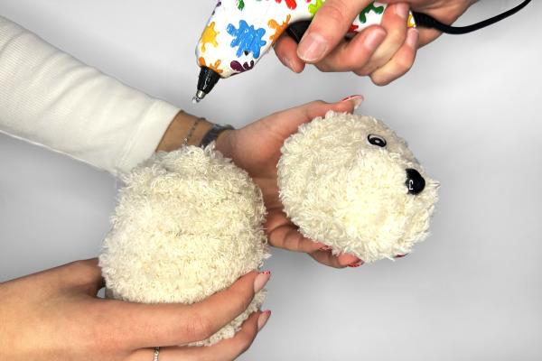 Vyrobte si psíka z chlpatých drôtikov