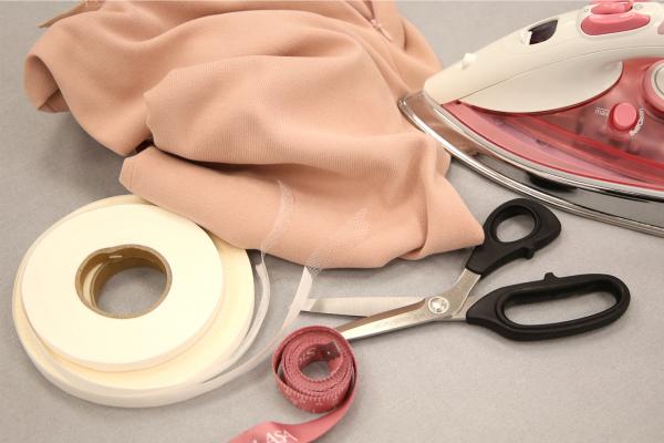 Ako skrátiť sukňu alebo záves bez šitia