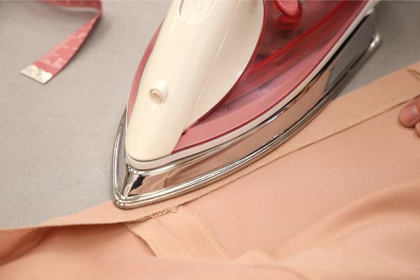 Ako skrátiť sukňu alebo záves bez šitia