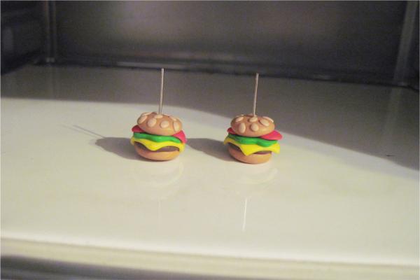 Hamburger ako náušnice