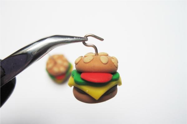 Hamburger ako náušnice